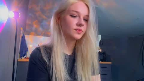 Michelle3 online show from August 13, 3:09 am