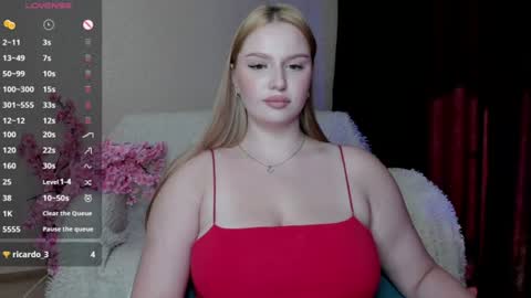michellemilerr online show from August 12, 9:00 am