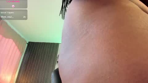 michellepreston_ online show from August 4, 5:32 pm