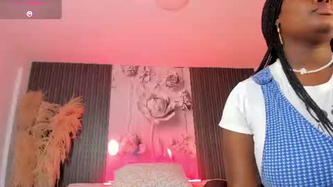 michellepreston_ online show from August 6, 11:31 am