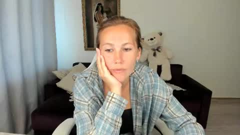 Michelle online show from August 3, 4:52 am