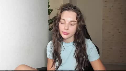 Michellee online show from August 6, 3:11 pm