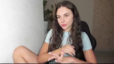 Michellee online show from August 6, 4:17 pm