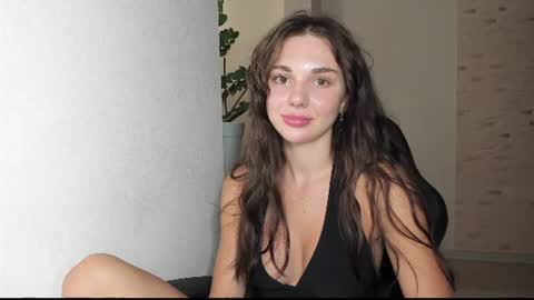Michellee online show from August 7, 2:50 pm