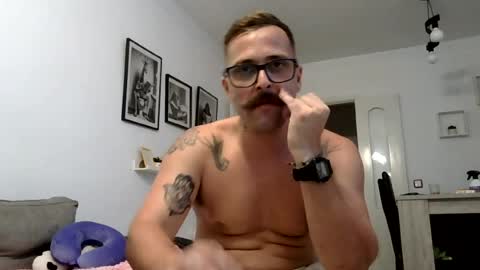 Mich Robinson online show from August 4, 10:40 pm