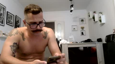 Mich Robinson online show from August 14, 1:31 am