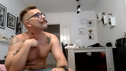 Mich Robinson online show from August 14, 3:43 am