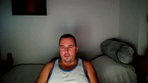 micic3 online show from August 14, 1:31 am