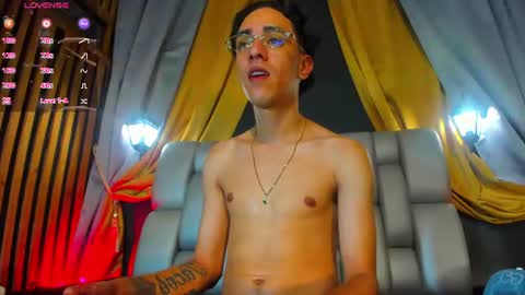 mick_lollipopp online show from July 30, 10:38 pm