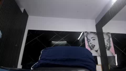 mick_lollipopp online show from August 10, 9:05 pm