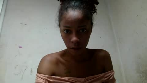 mickaela08 online show from August 12, 5:21 am
