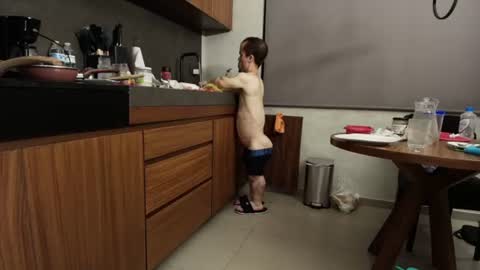midgettripod1 online show from August 7, 1:27 am