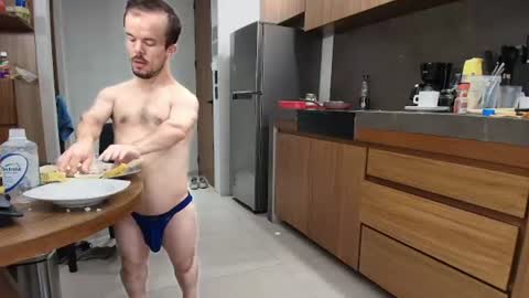 midgettripod1 online show from August 10, 10:22 pm