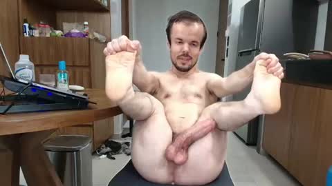 midgettripod1 online show from August 11, 12:34 am