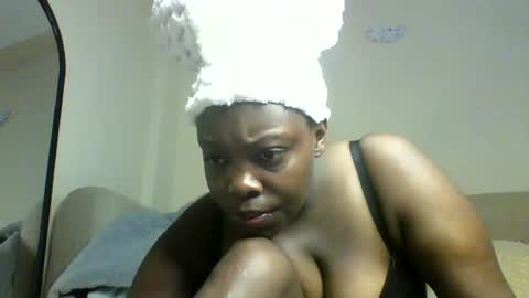 midnight_creamer online show from August 13, 4:48 am