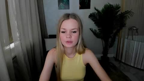 midnighteaura online show from July 15, 7:42 am