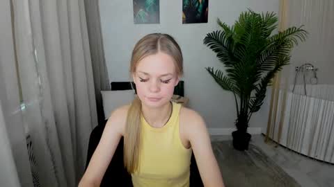midnighteaura online show from July 15, 9:54 am