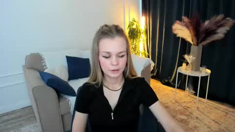midnighteaura online show from July 17, 2:11 am