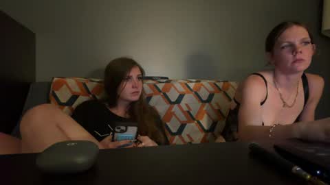 midnightsiren01 online show from August 16, 4:49 am