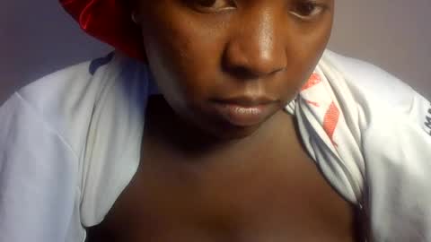 midnightt_curves online show from August 11, 5:42 am
