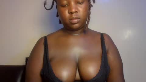 midnightt_curves online show from August 13, 1:52 am