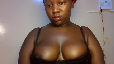 midnightt_curves online show from August 13, 10:51 am