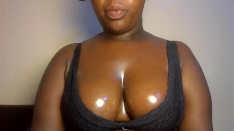 midnightt_curves online show from August 14, 12:25 am
