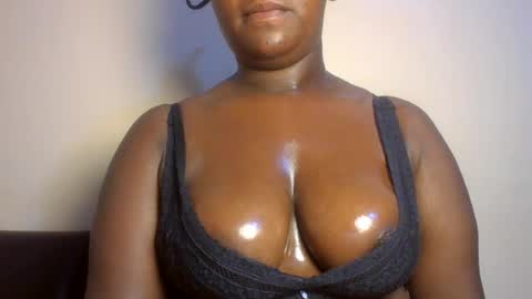 midnightt_curves online show from August 14, 1:31 am