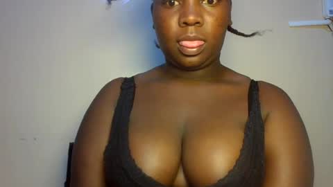 midnightt_curves online show from August 14, 12:53 pm