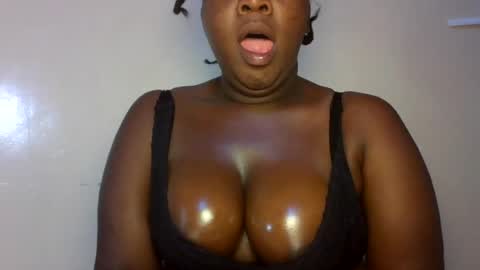 midnightt_curves online show from August 15, 2:59 am