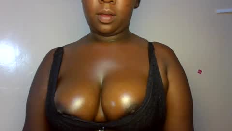 midnightt_curves online show from August 15, 4:05 am