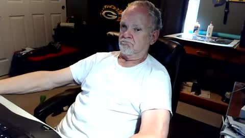 midwestdad09 online show from August 6, 1:21 pm