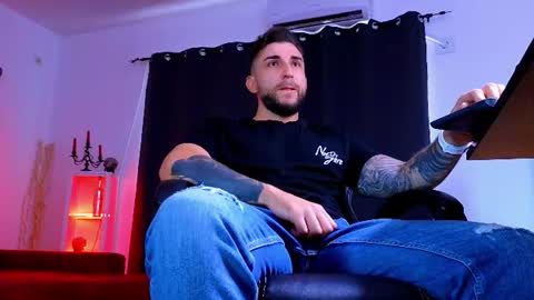 MightyAaron online show from August 8, 2:50 pm