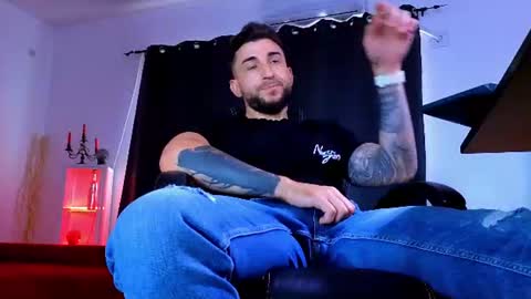 MightyAaron online show from August 9, 7:42 am