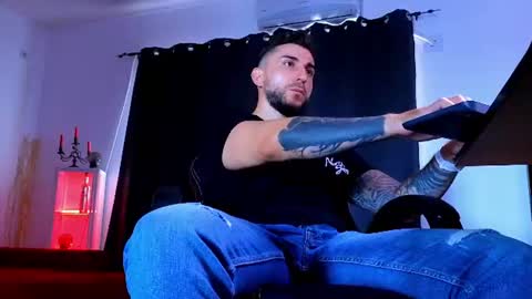 MightyAaron online show from August 9, 8:48 am
