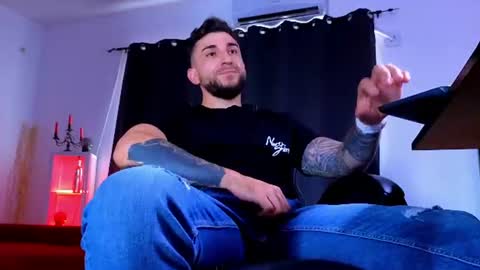 MightyAaron online show from August 9, 11:00 am