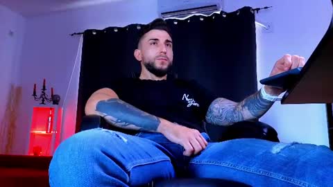 MightyAaron online show from August 10, 12:17 pm