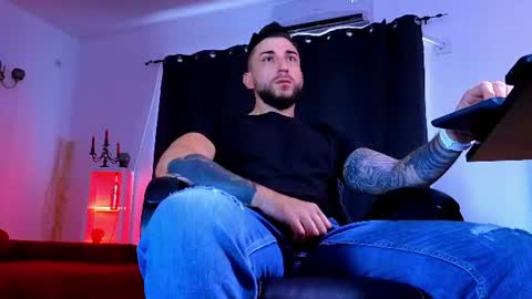 MightyAaron online show from August 11, 7:21 am