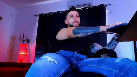 MightyAaron online show from August 11, 9:33 am