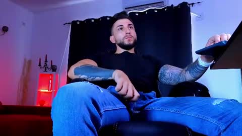 MightyAaron online show from August 12, 9:44 am