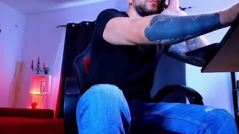 MightyAaron online show from August 14, 6:39 am