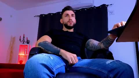 MightyAaron online show from August 15, 3:32 am