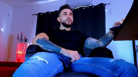MightyAaron online show from August 15, 5:44 am