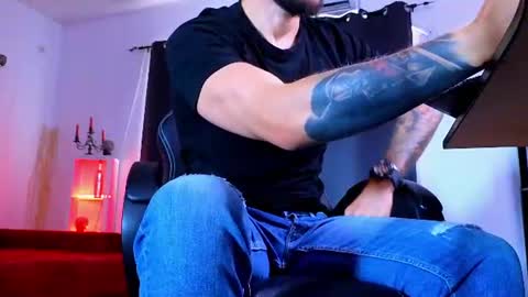 MightyAaron online show from August 15, 12:20 pm