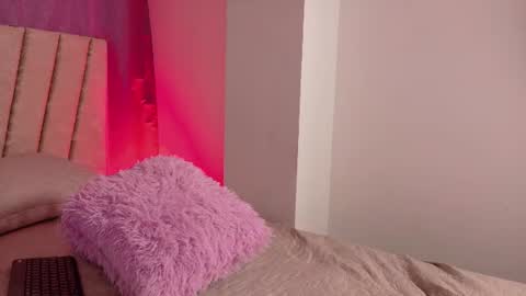 miia_belluci online show from August 12, 4:48 am