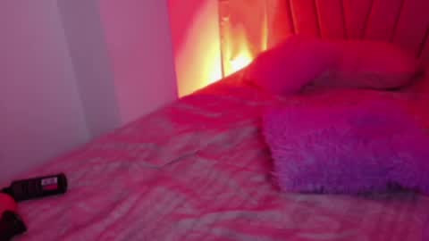 miia_belluci online show from August 14, 3:32 am