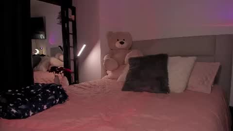 Mia Jhones online show from August 2, 2:51 am