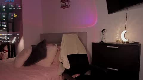 Mia Jhones online show from August 5, 2:31 am