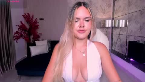 miia_laurent online show from August 12, 12:07 pm