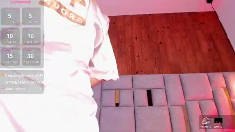 Mia  online show from August 14, 4:32 pm